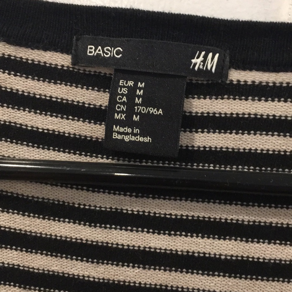Cardigan - Picture 2 of 4